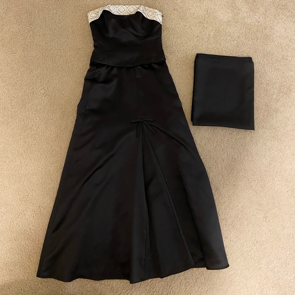 B2 gown